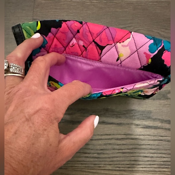 Vera Bradley Trimmed Wristlet NWT - Picture 5 of 12